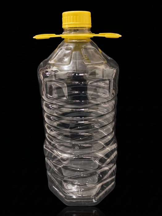 Edible Oil Bottles in PET Bottles for edible oil - manufactured by Ganpati Containers in Sri Ganganagar, Rajasthan