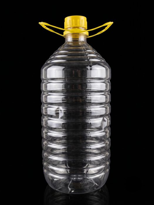 Edible Oil Bottles in PET Bottles for edible oil - manufactured by Ganpati Containers in Sri Ganganagar, Rajasthan