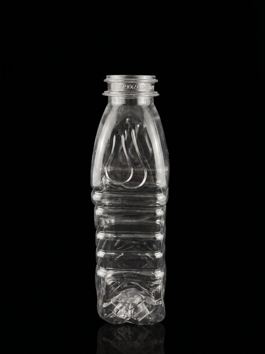 Edible Oil Bottles in PET Bottles for edible oil - manufactured by Ganpati Containers in Sri Ganganagar, Rajasthan