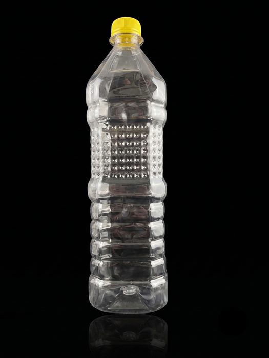 Edible Oil Bottles in PET Bottles for edible oil - manufactured by Ganpati Containers in Sri Ganganagar, Rajasthan